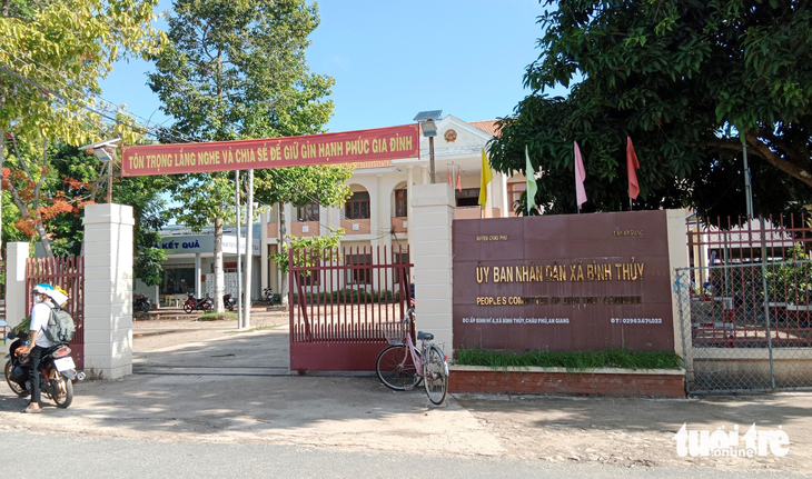 Bắt nguyên bí thư xã Bình Thủy vì ký khống cả ngàn hồ sơ xe - Ảnh 1. Bắt nguyên bí thư xã Bình Thủy vì ký khống cả ngàn hồ sơ xe - Ảnh 1.