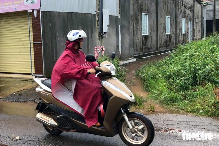 base64-1730102490430318737510 Mẹ bé trai bán vé số bị đánh chết: Chưa thấy mặt con lần cuối - Ảnh 1.