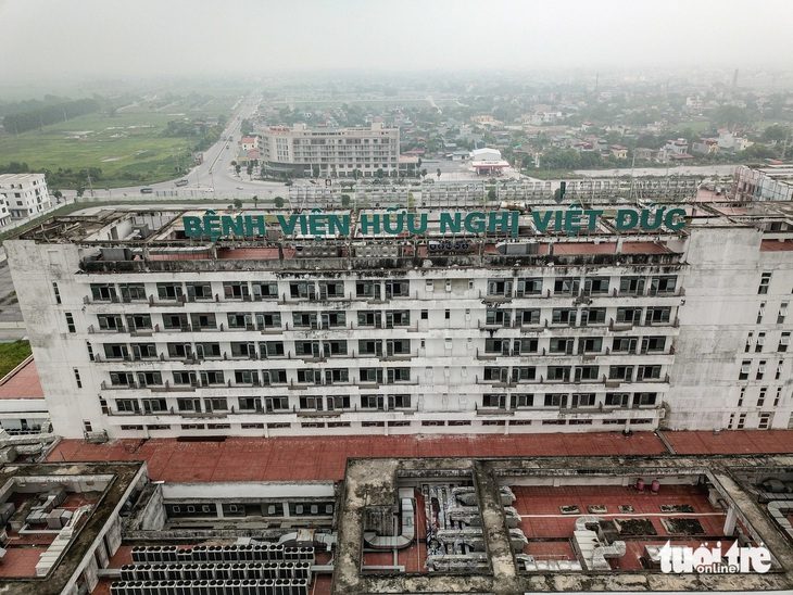 Bệnh viện xây mãi, 10 năm vẫn chưa xong - Ảnh 1. Bệnh viện xây mãi, 10 năm vẫn chưa xong - Ảnh 1.