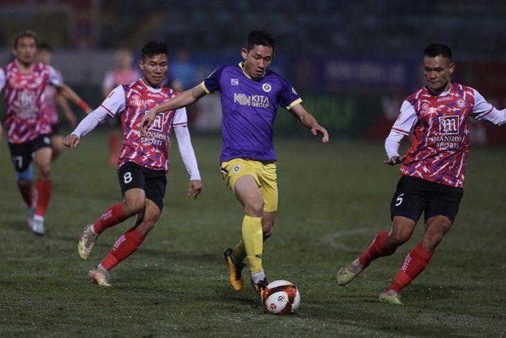 Tiền vệ Nguyễn Hai Long ghi bàn trong trận đấu thứ 50 khoác áo CLB Hà Nội - Ảnh: HOÀNG TÙNG