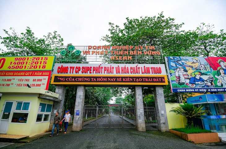 ‘Chìa khóa’ góp phần giúp nông dân đổi đời - Ảnh 1. Nhà máy Supe Lâm Thao - Ảnh: NAM TRẦN