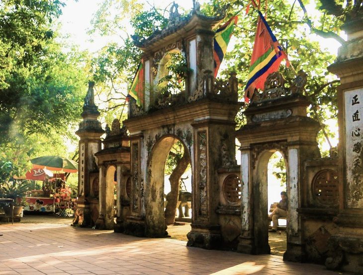 Đền Chợ Củi tạm dừng hoạt động trong ngày 15-1 để chấn chỉnh các vi phạm- Ảnh 1. Di tích lịch sử đền Chợ Củi - Ảnh: H.A.