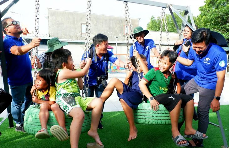 Công trình tình nguyện gắn liền nhu cầu địa bàn- Ảnh 1. Xã đảo Thạnh An (huyện Cần Giờ, TP.HCM) là mặt trận tình nguyện hè quan trọng cùng với dự án xây dựng