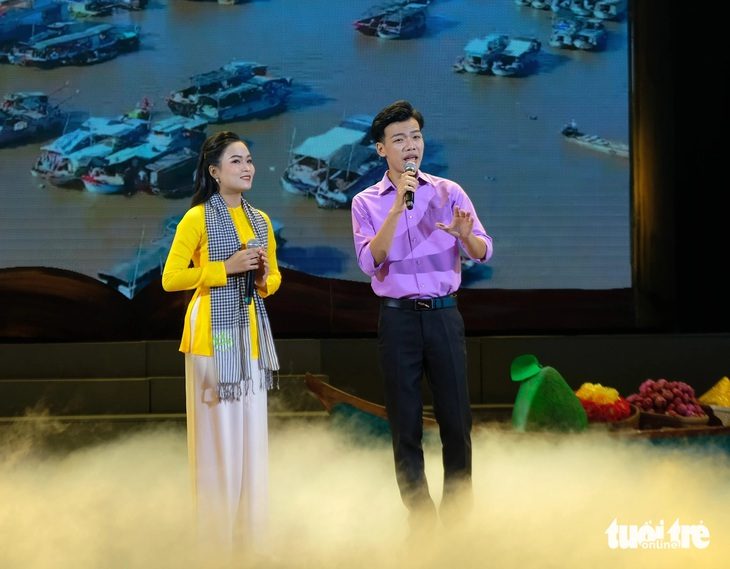 Chuông vàng vọng cổ Lê Hoàng Nghi ca khai mạc Liên hoan cải lương toàn quốc 2024 - Ảnh 1. Chuông vàng vọng cổ Lê Hoàng Nghi ca khai mạc Liên hoan cải lương toàn quốc 2024 - Ảnh 1.