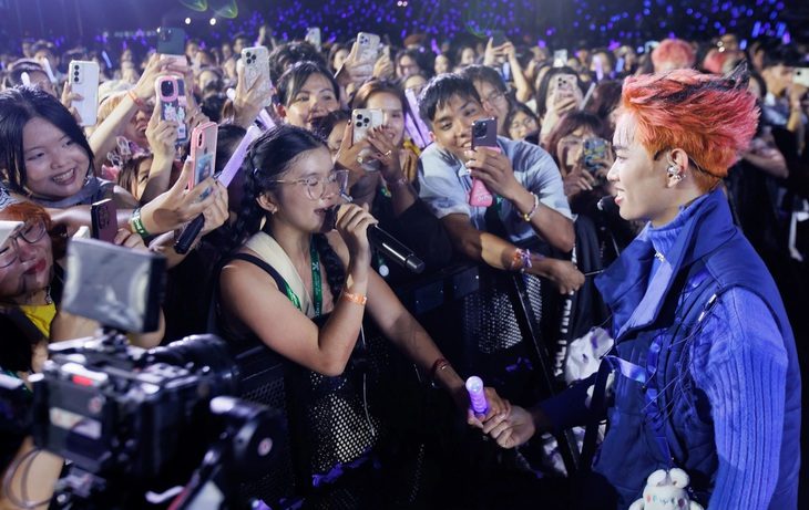 edit-46564406711181226399841942721946248330009423n-1730975239002720070965 Coi chừng bị lừa khi 'săn vé' concert Anh trai say hi và Anh trai vượt ngàn chông gai - Ảnh 1.