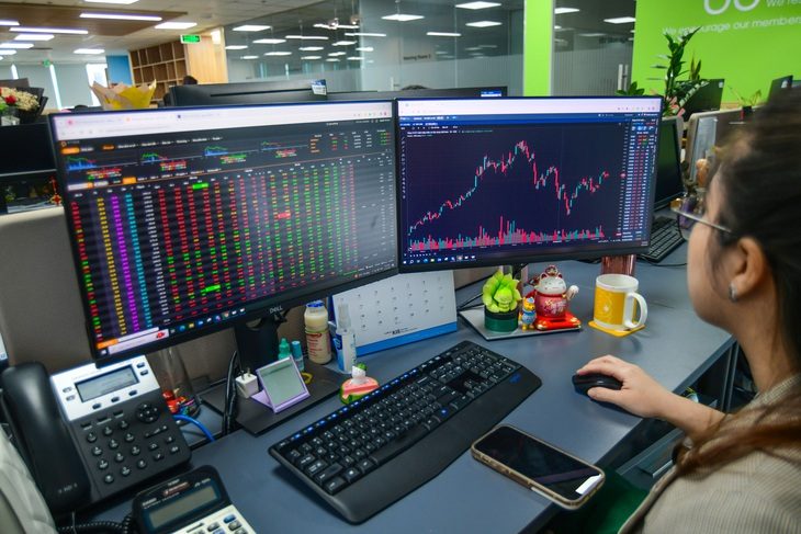 Thị trường chứng khoán vừa trải qua một tuần giao dịch khá giằng co, dù điểm số có tăng lên so với tuần trước - Ảnh: QUANG ĐỊNH