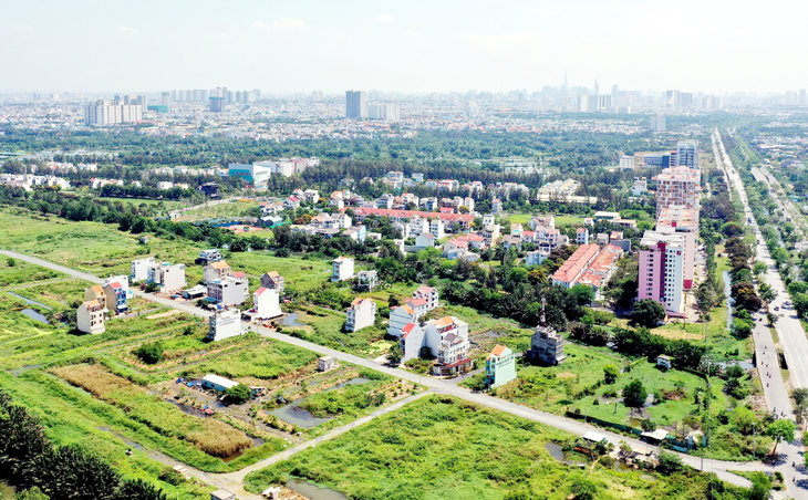 Dự kiến người Việt Nam định cư ở nước ngoài có quốc tịch Việt Nam sẽ có đầy đủ các quyền liên quan đất đai như người dân trong nước - Ảnh: TỰ TRUNG