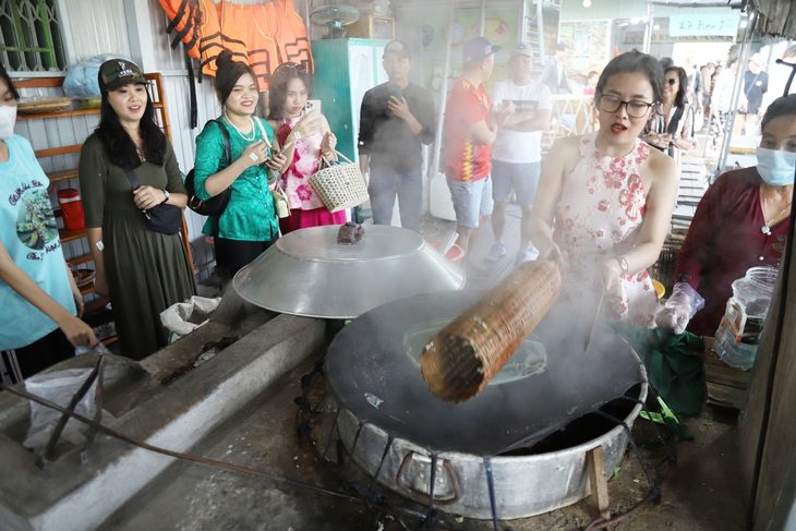 Chợ nổi Cái Răng có thể học gì ở chợ nổi Thái Lan? - Ảnh 1.