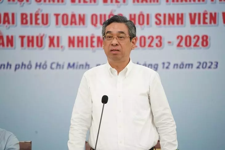 Phó bí thư Thành ủy TP.HCM Nguyễn Phước Lộc gặp gỡ, động viên đoàn đại biểu Hội Sinh viên Việt Nam TP.HCM dự Đại hội toàn quốc Hội Sinh viên Việt Nam lần XI - Ảnh: CÔNG TRIỆU