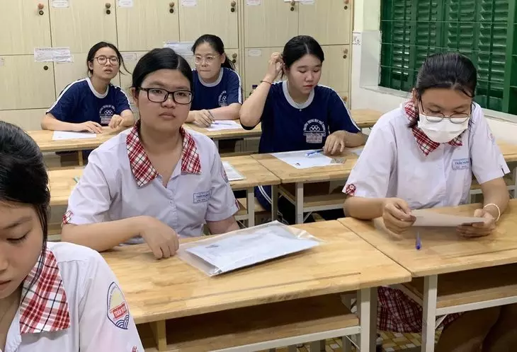 Thí sinh dự thi tốt nghiệp THPT năm 2023 tại TP.HCM - Ảnh: TRẦN HUỲNH